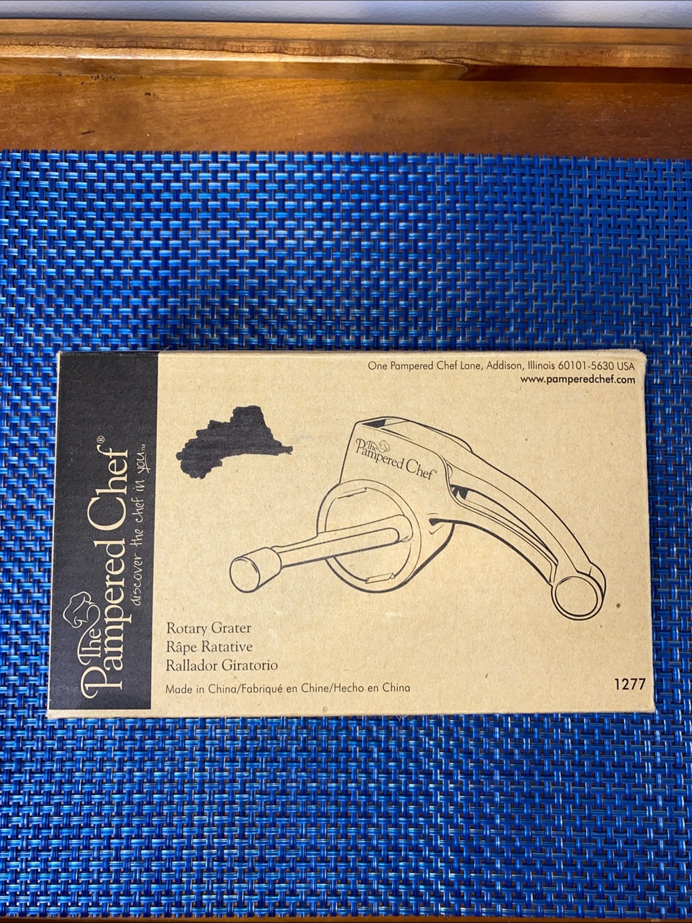 Pampered Chef Rotary Cutter, #1277, retired, used a few times.